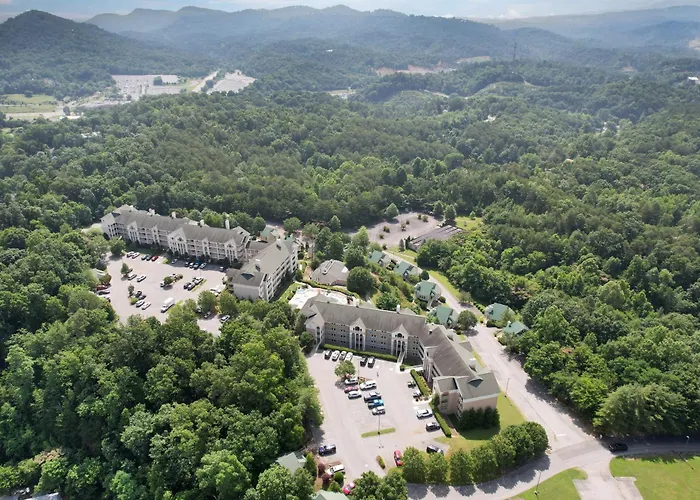 Hotel with pool: Sunrise Ridge Resort