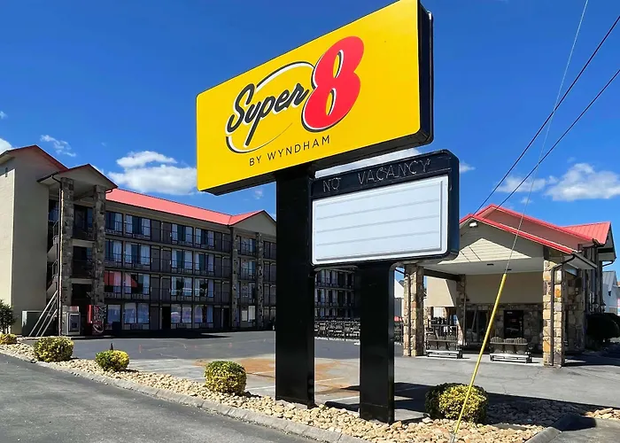 Super 8 By Wyndham Downtown