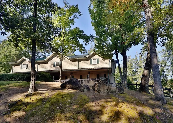 Oak Tree Lodge #3